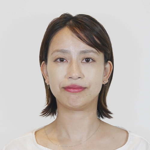 美容鍼灸施術を受ける前の愛様40代