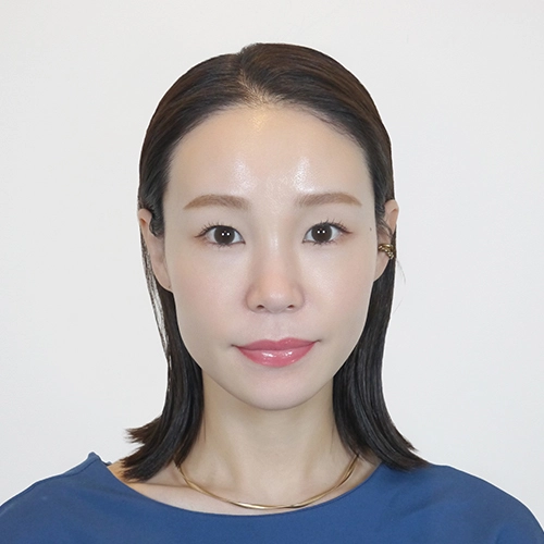 ヒト幹細胞美容液施術を受ける前の本田様30代