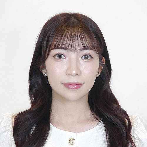 小顔矯正施術を受ける前のあやな様20代