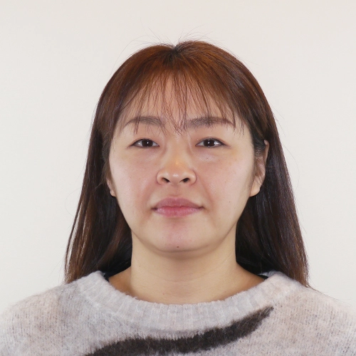 小顔矯正施術を受けた後の愛様40代