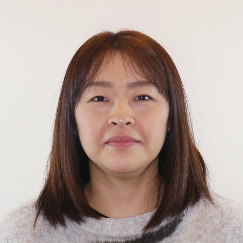 小顔矯正施術を受ける前の愛様40代